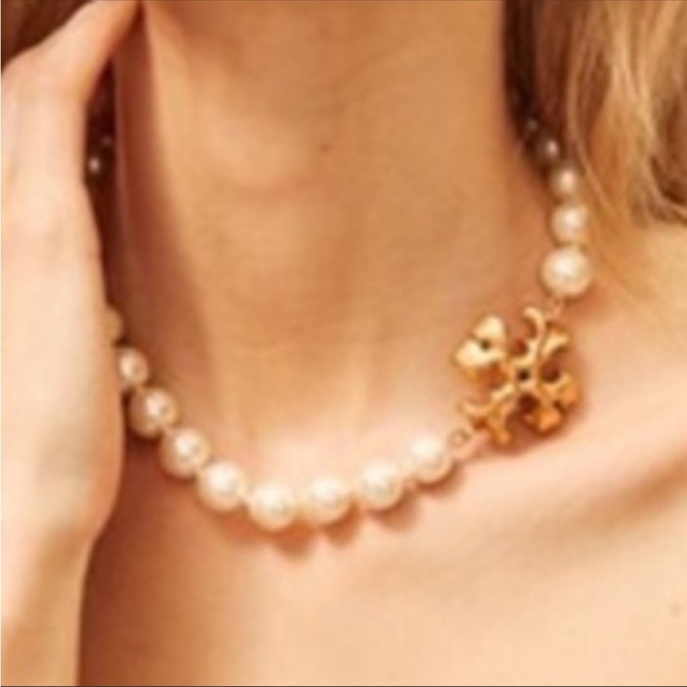 Sold out Roxanne pearl Logo statement necklace - Picture 3 of 7